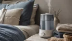 Luftbefeuchter und Textilien als gemuetliches DIY-Schlafzimmer-Setup